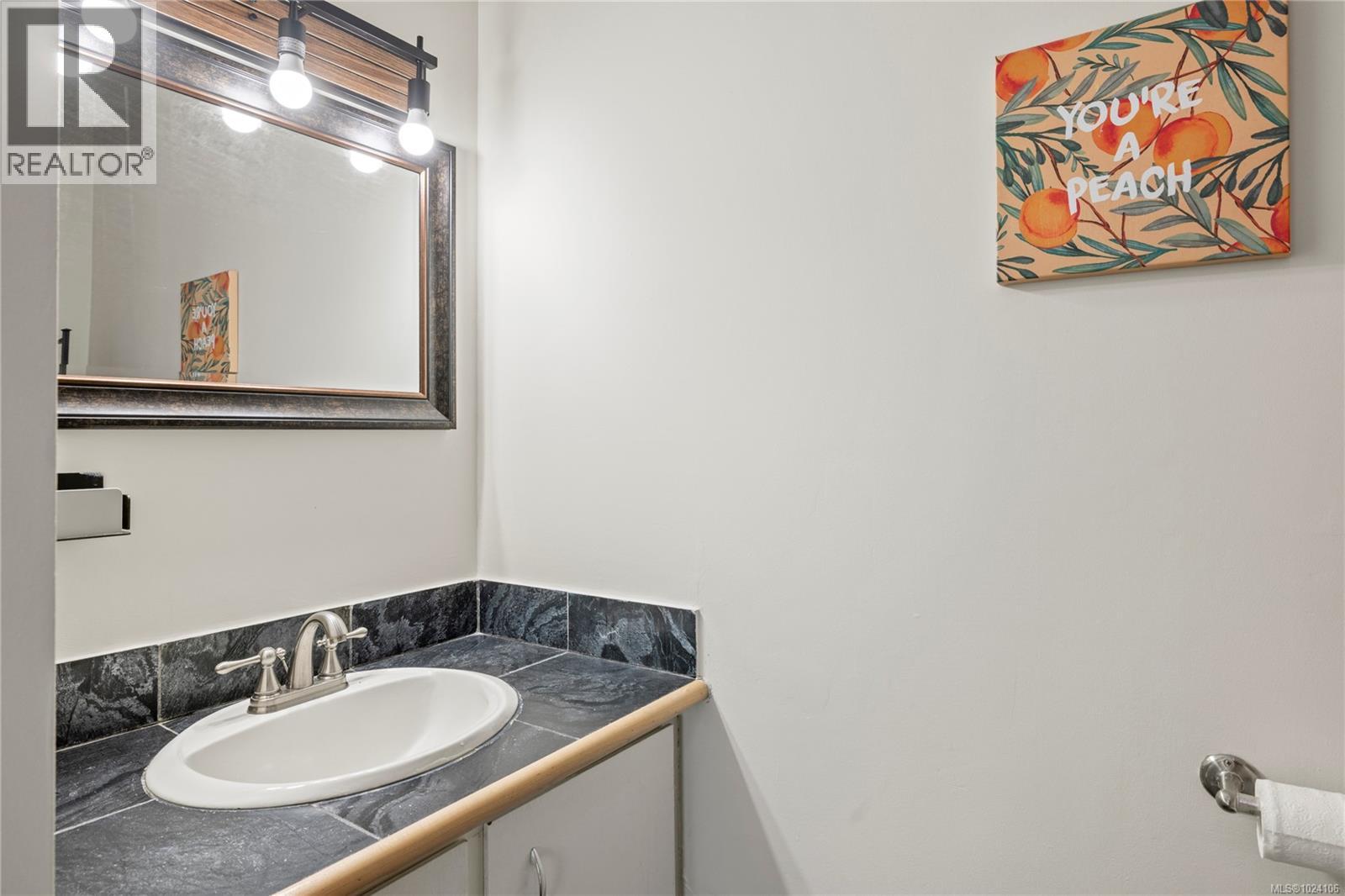 17 25 Pryde Ave, Nanaimo