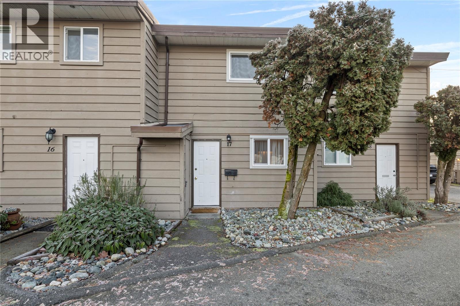 17 25 Pryde Ave, Nanaimo