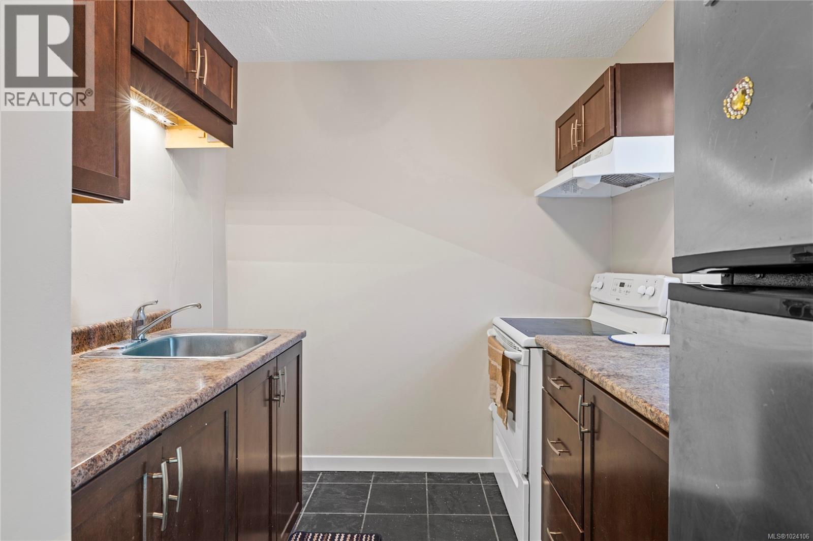 17 25 Pryde Ave, Nanaimo