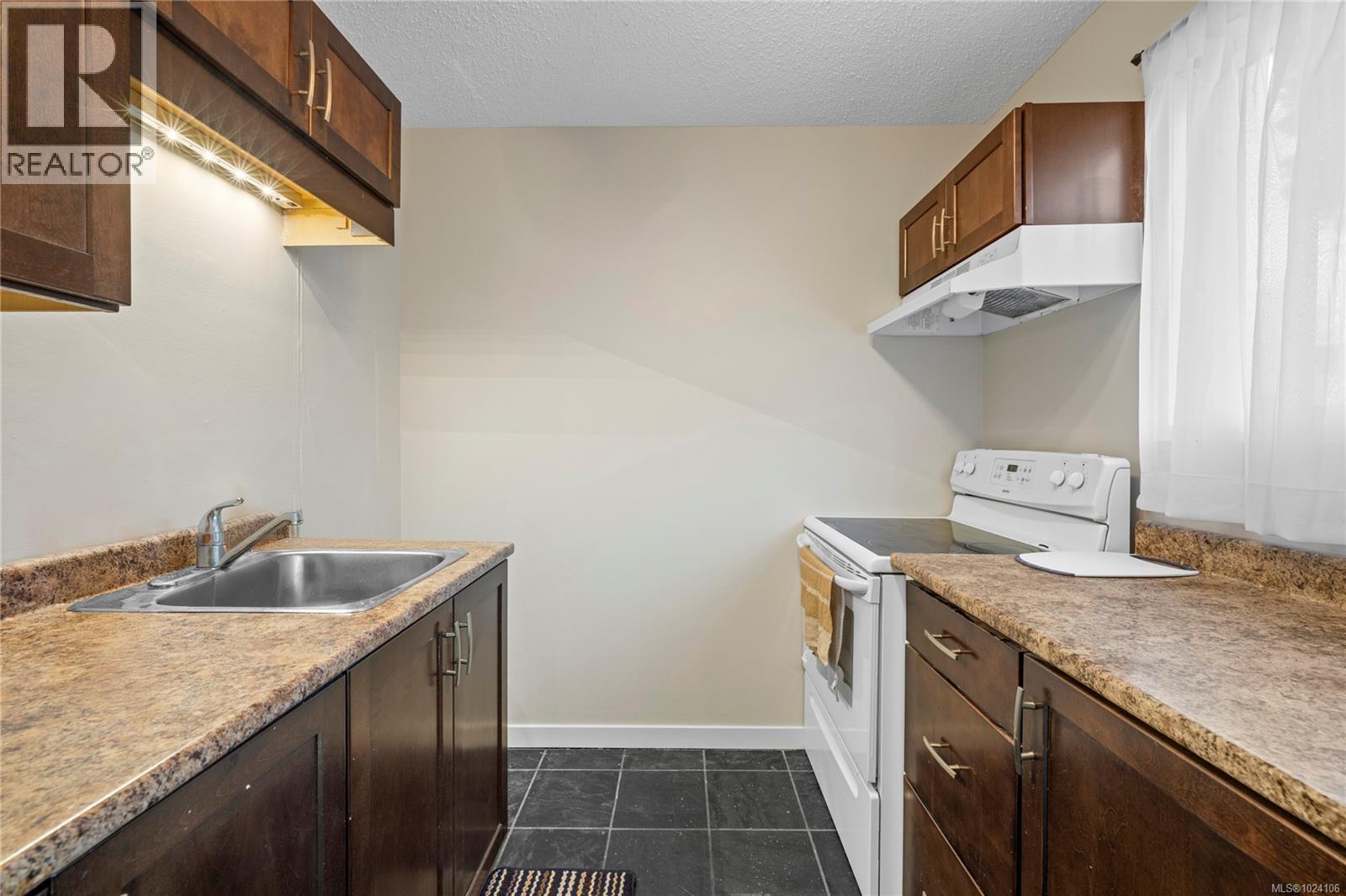 17 25 Pryde Ave, Nanaimo