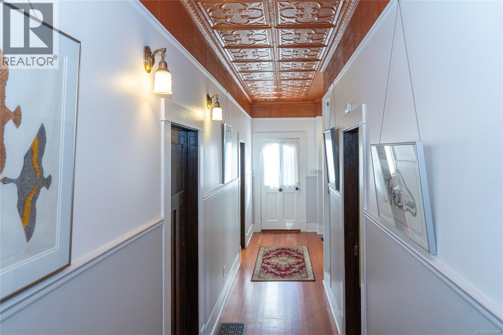  1270 Vista Heights, Victoria