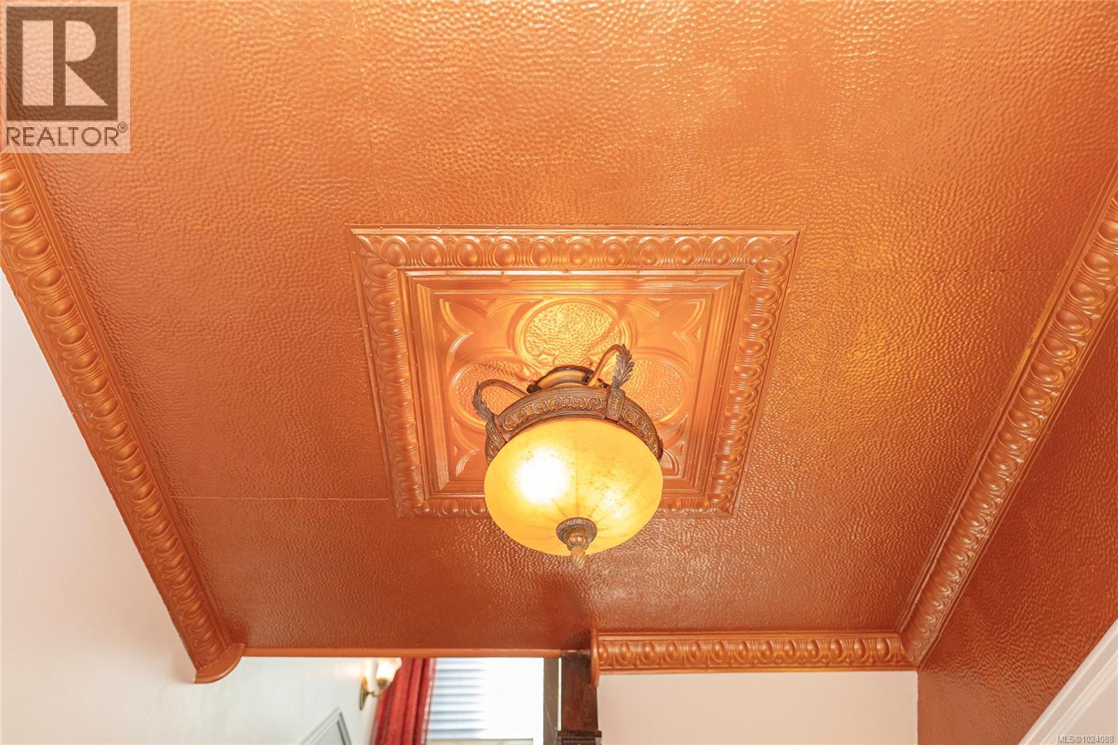  1270 Vista Heights, Victoria