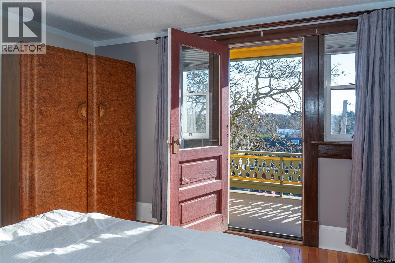  1270 Vista Heights, Victoria