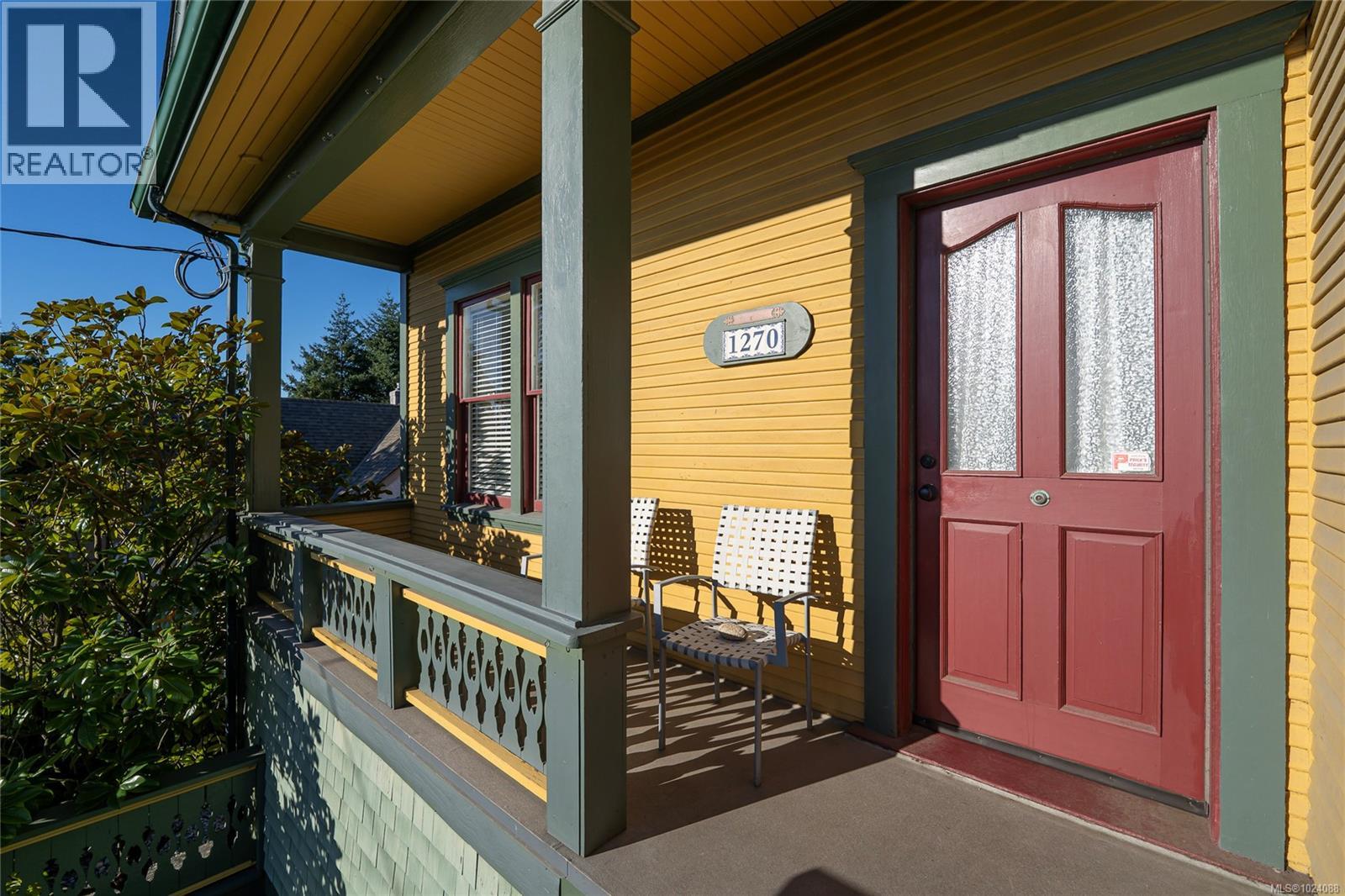  1270 Vista Heights, Victoria