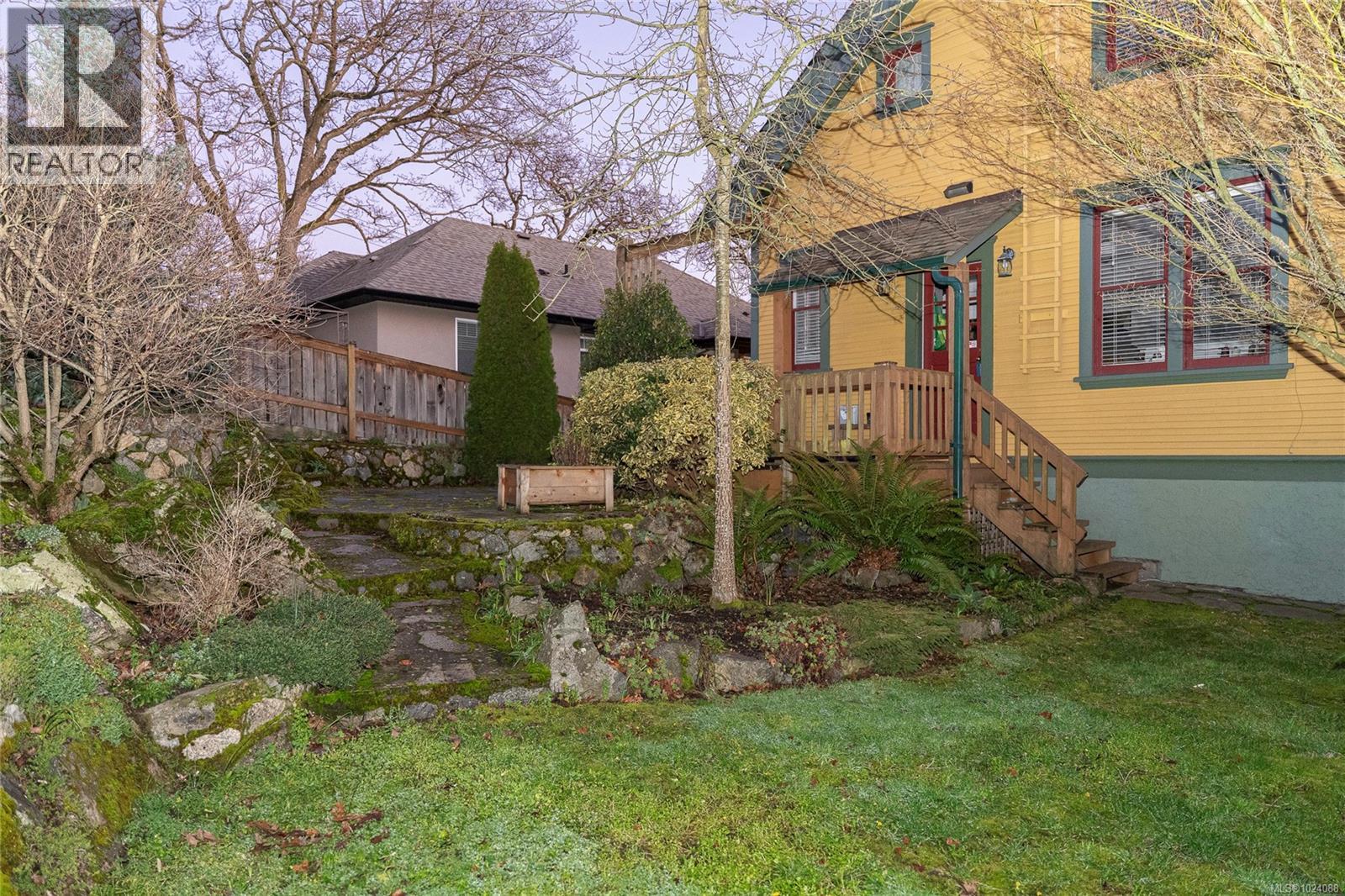  1270 Vista Heights, Victoria