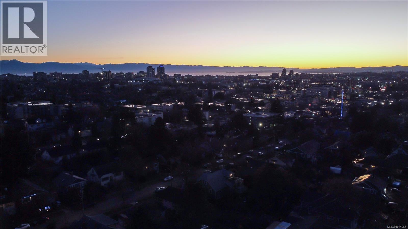  1270 Vista Heights, Victoria