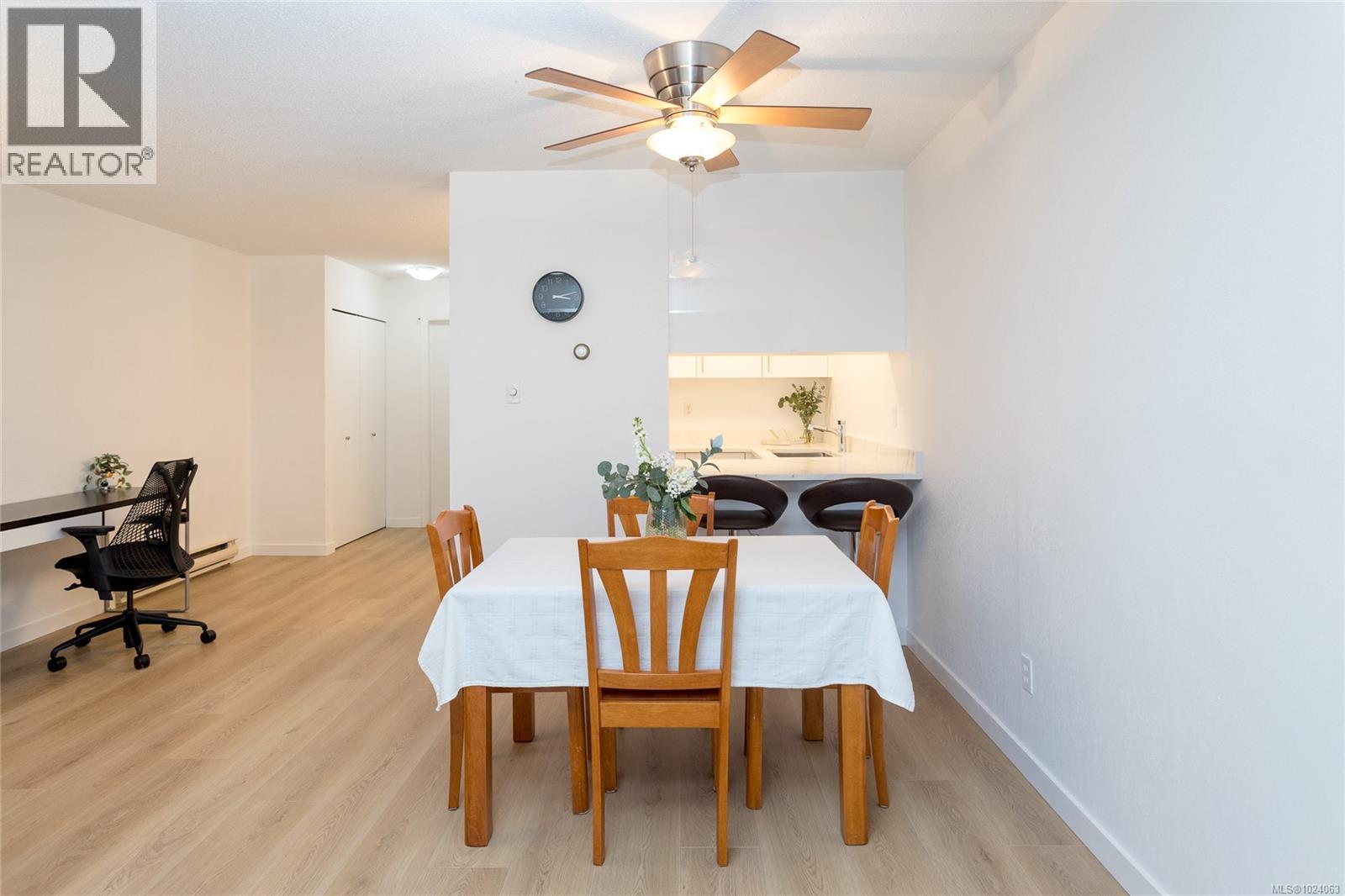 311 2022 Foul Bay Road, Victoria