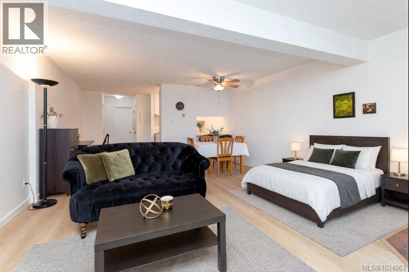 311 2022 Foul Bay Road, Victoria