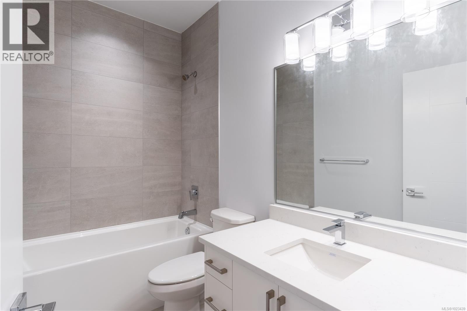 231 Heddle Ave, View Royal