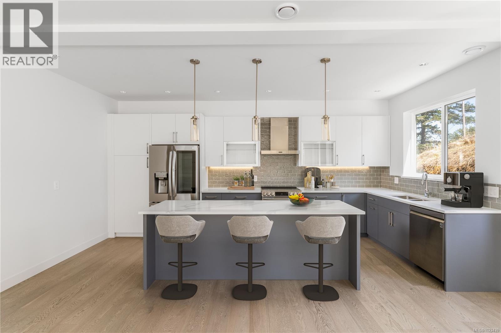 231 Heddle Ave, View Royal