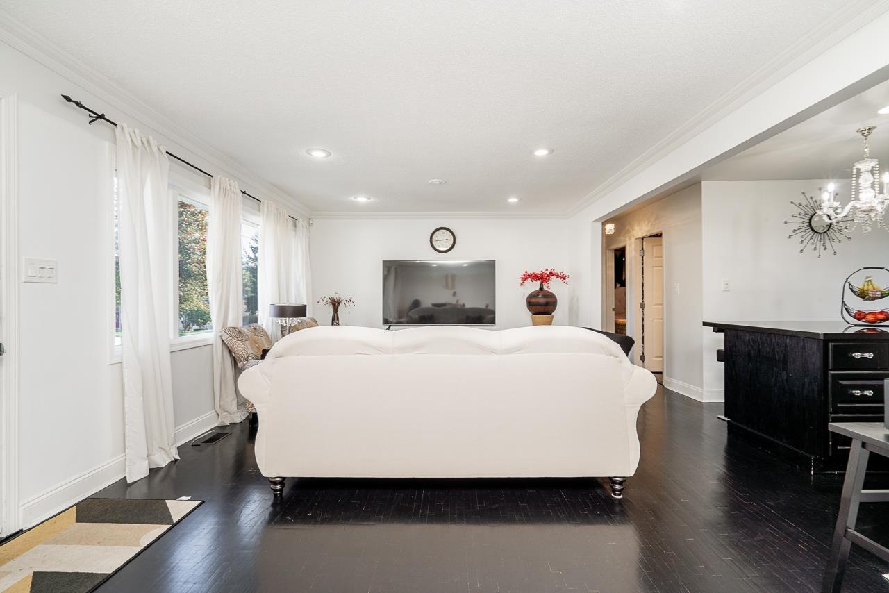 1561 CHESTNUT STREET, White Rock