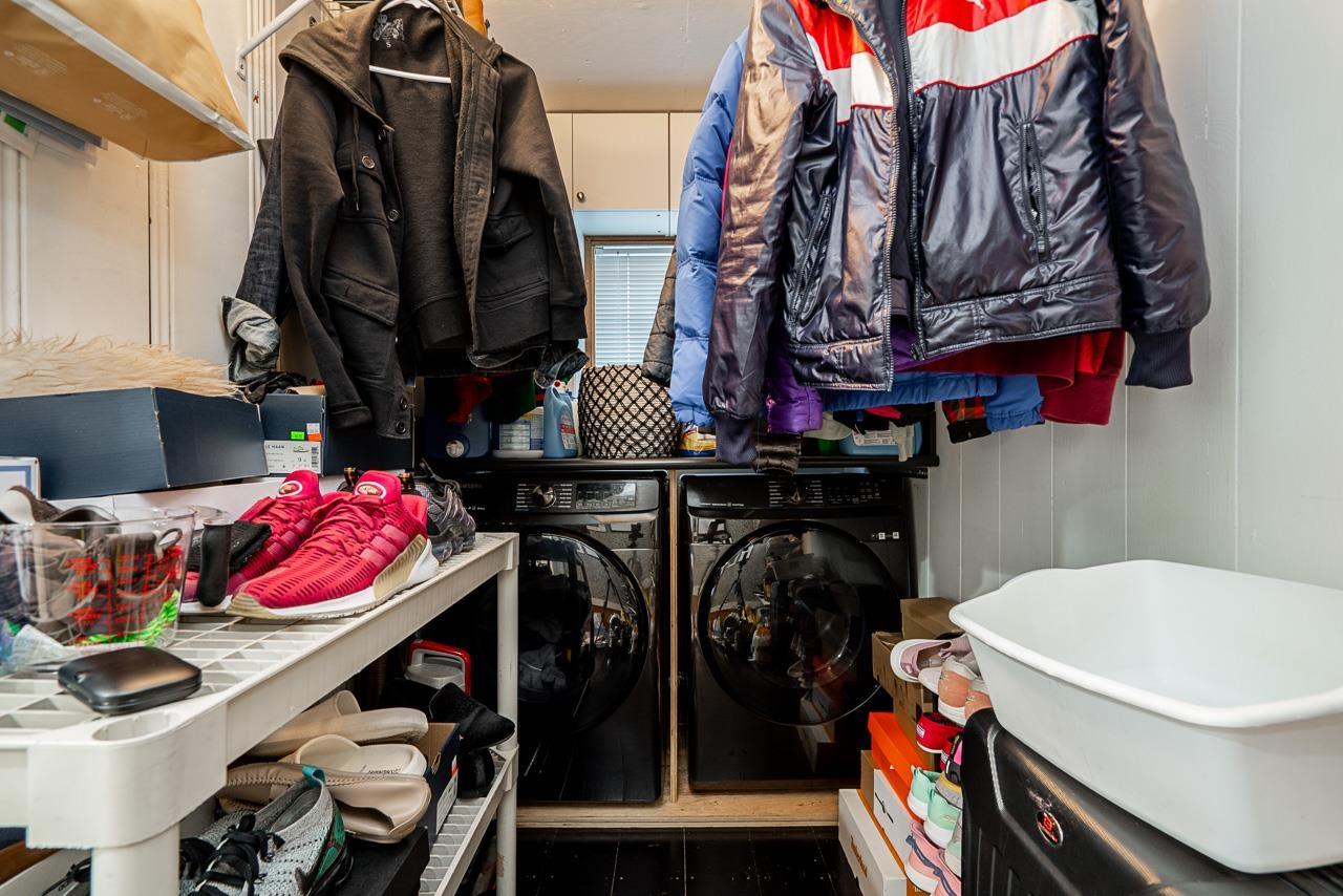 1561 CHESTNUT STREET, White Rock