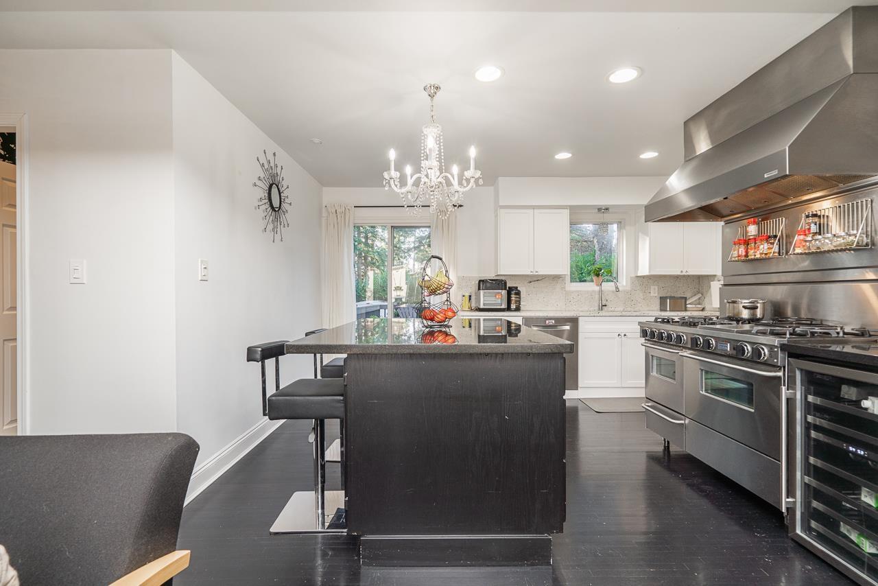 1561 CHESTNUT STREET, White Rock