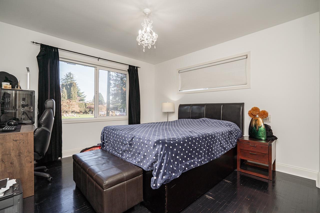 1561 CHESTNUT STREET, White Rock