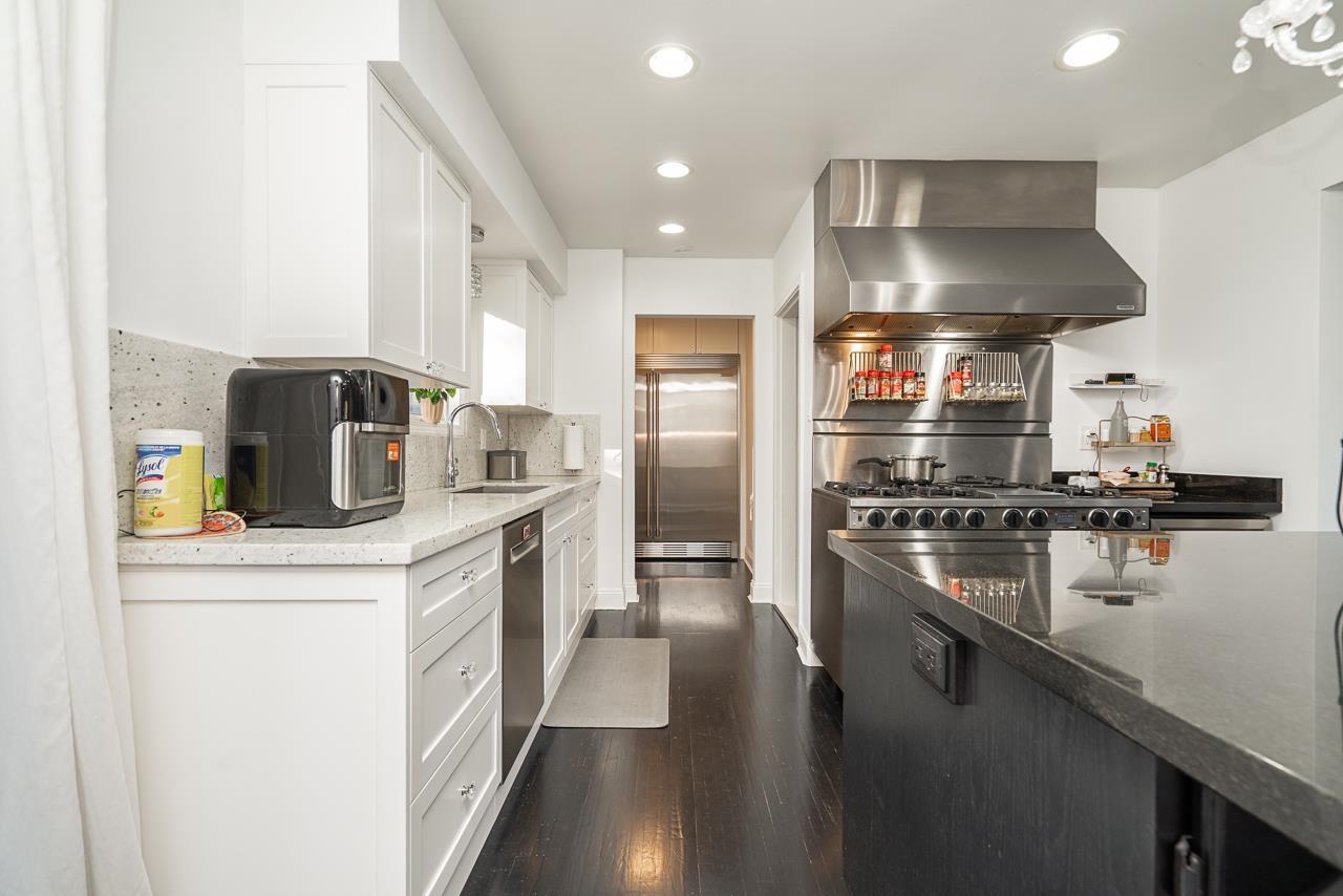 1561 CHESTNUT STREET, White Rock