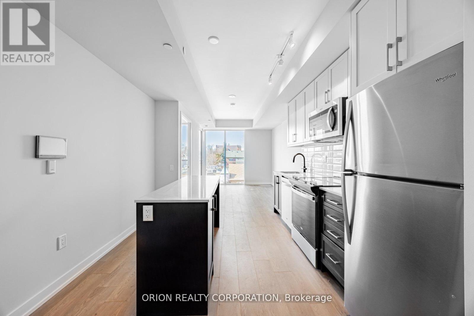 201 Brock Unit 221 photo 4