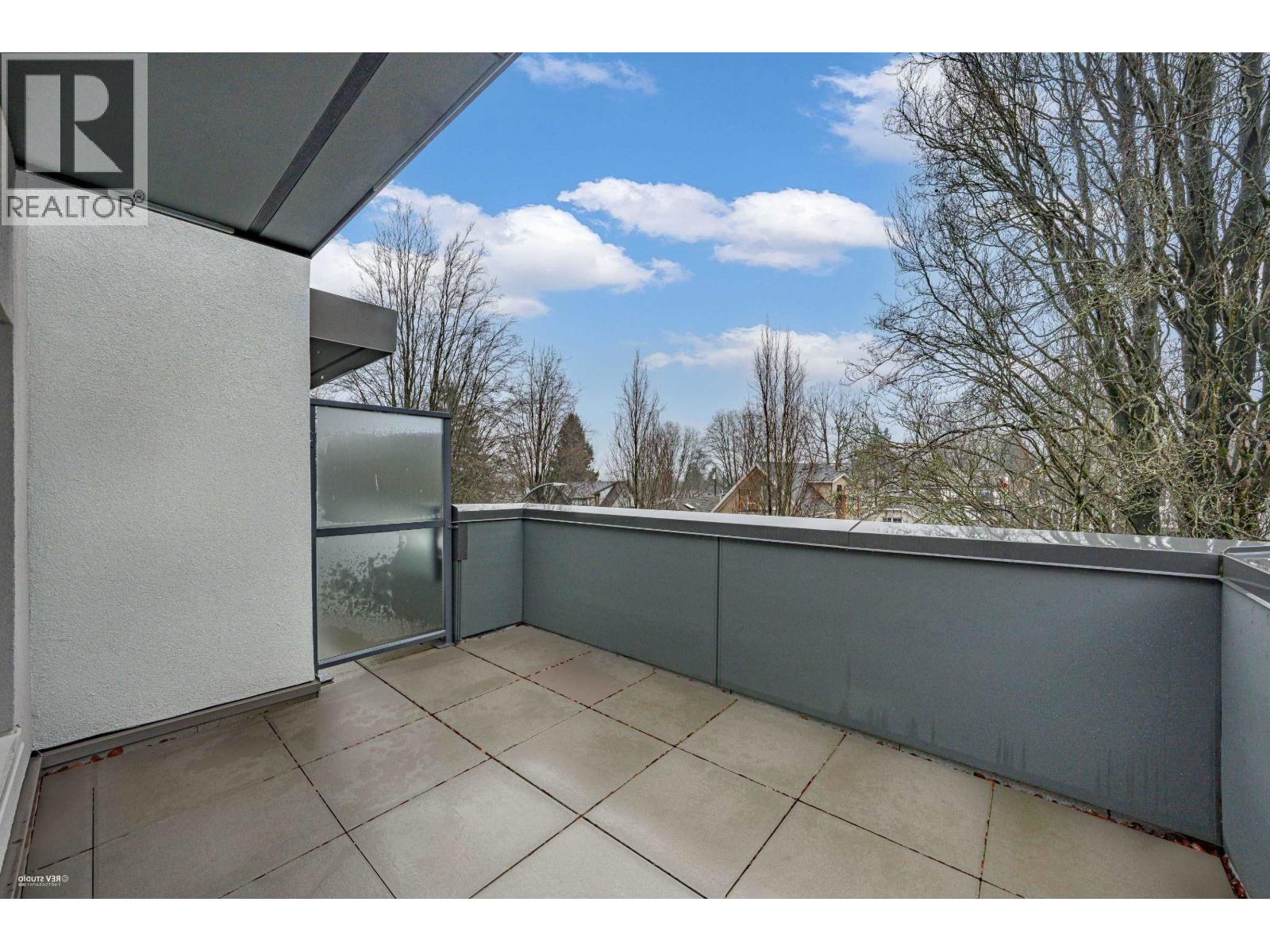 202 2075 E 1ST AVENUE - Photo 2 of 33, Vancouver, British Columbia