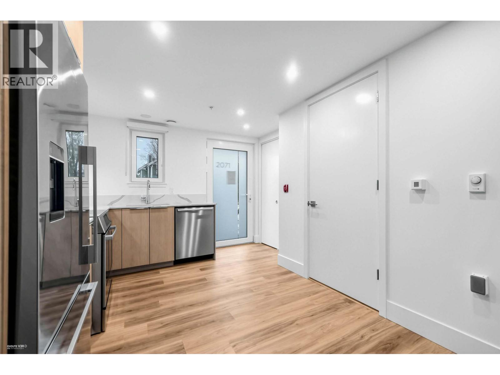 202 2075 E 1ST AVENUE, Vancouver