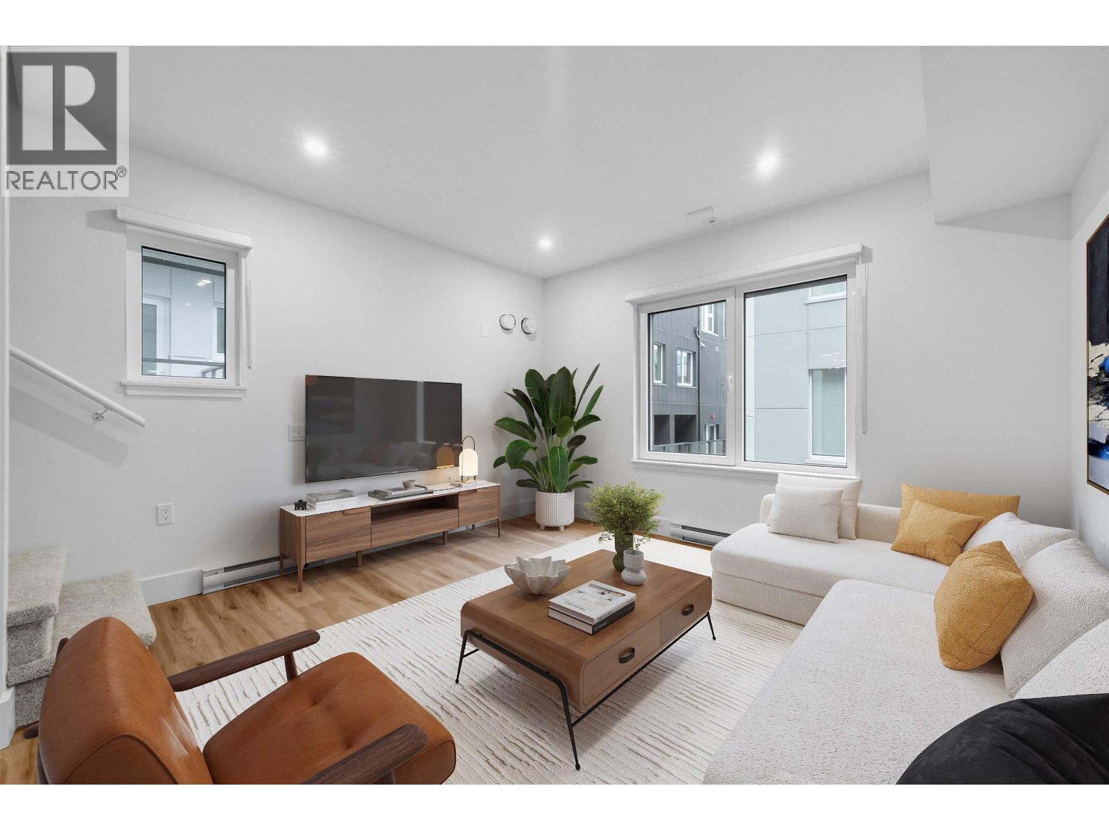 202 2075 E 1ST AVENUE, Vancouver