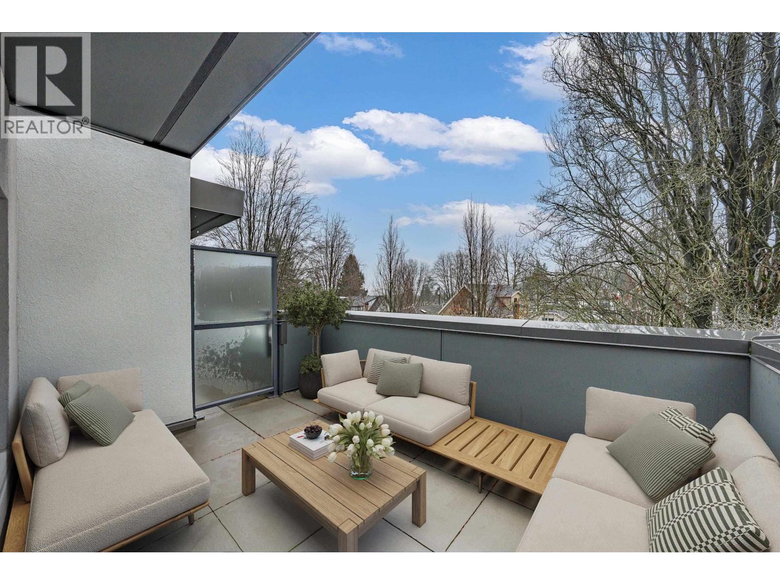 202 2075 E 1ST AVENUE - Main photo, Vancouver, British Columbia