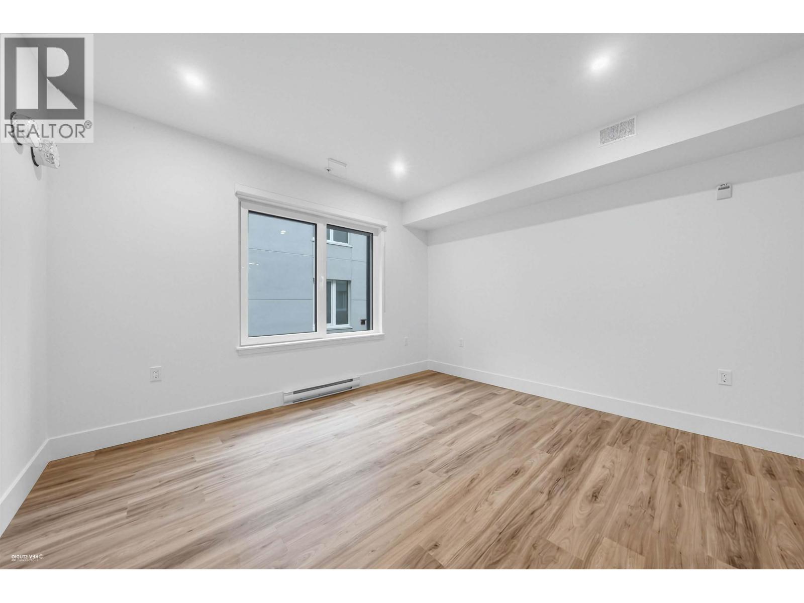 202 2075 E 1ST AVENUE, Vancouver