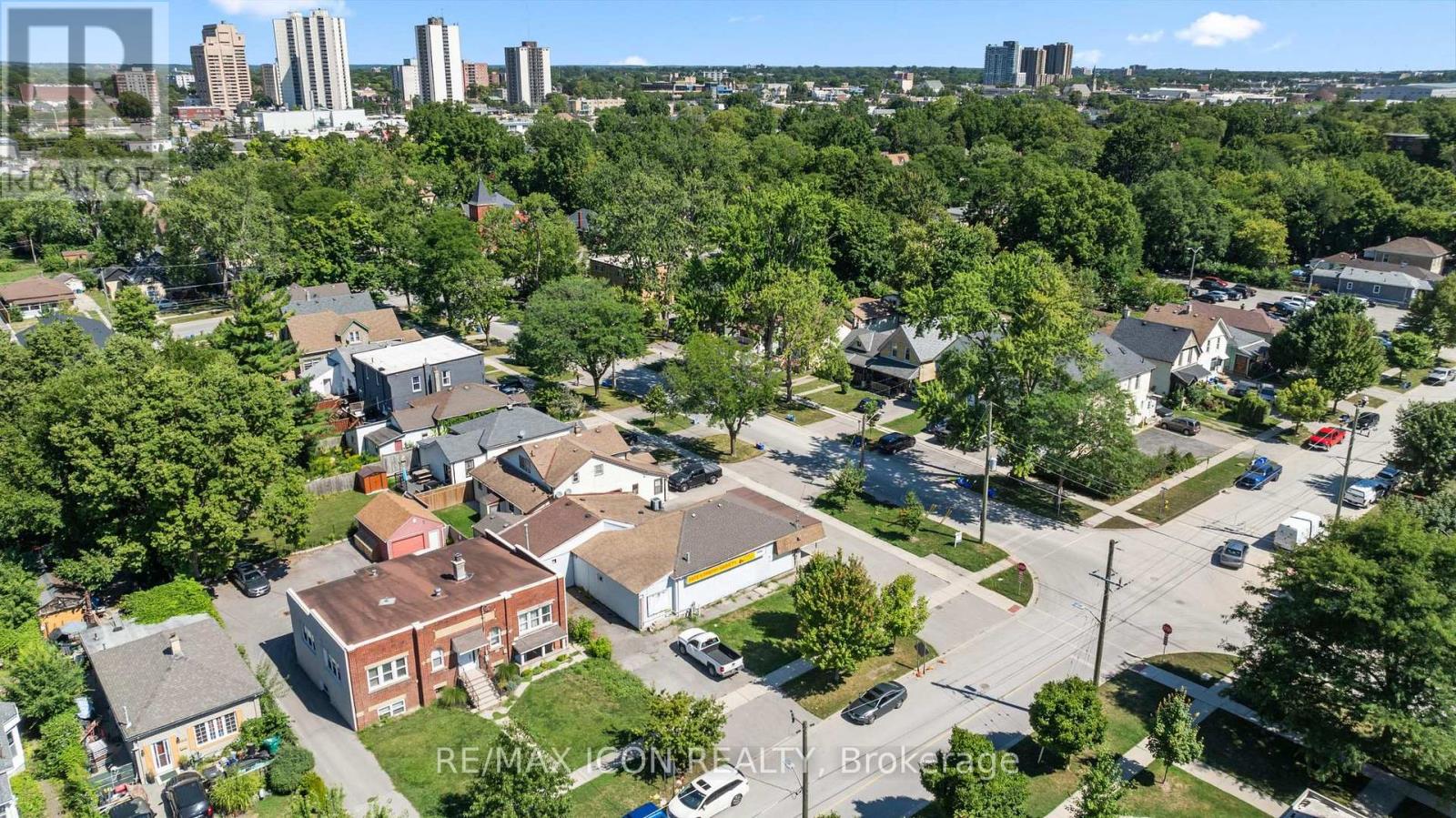 131 Waterloo photo 3