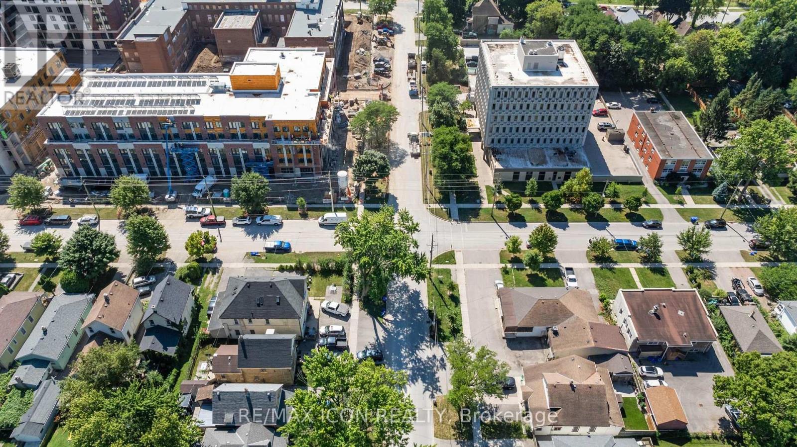 131 Waterloo photo 5