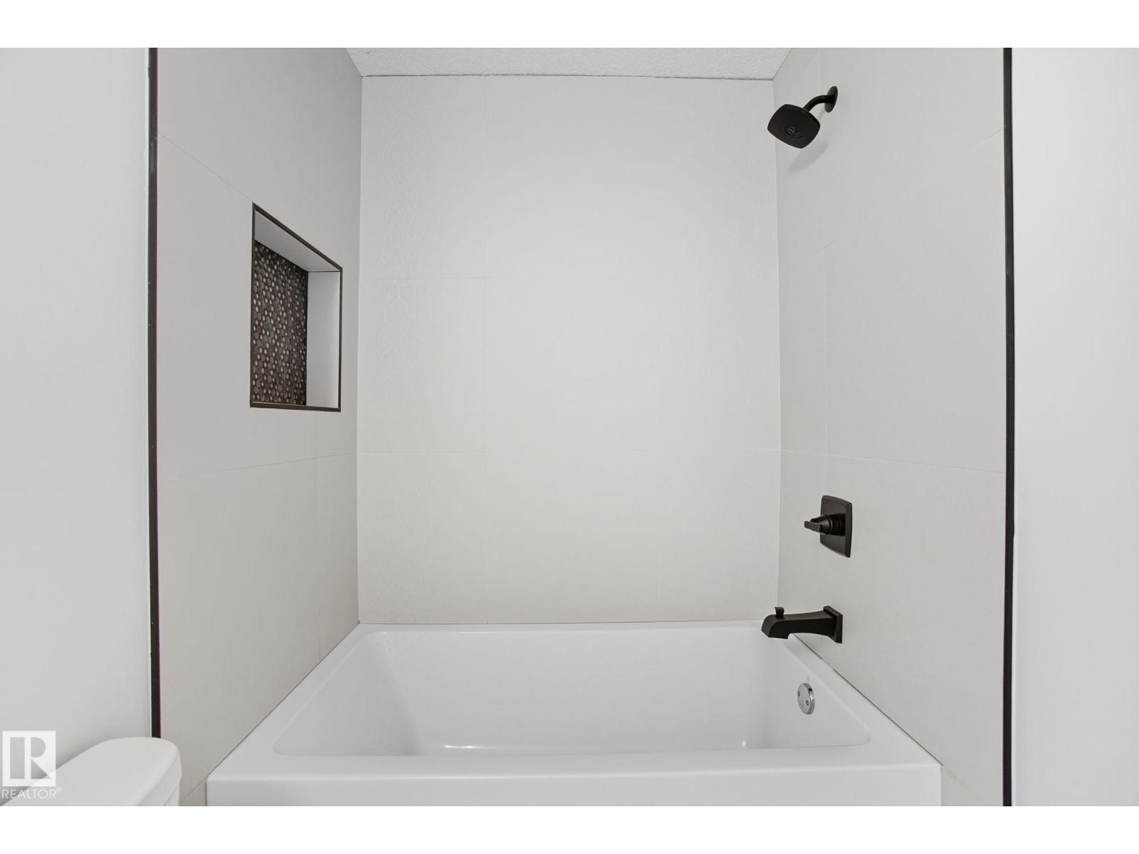 4 HARLEY WY, Spruce Grove