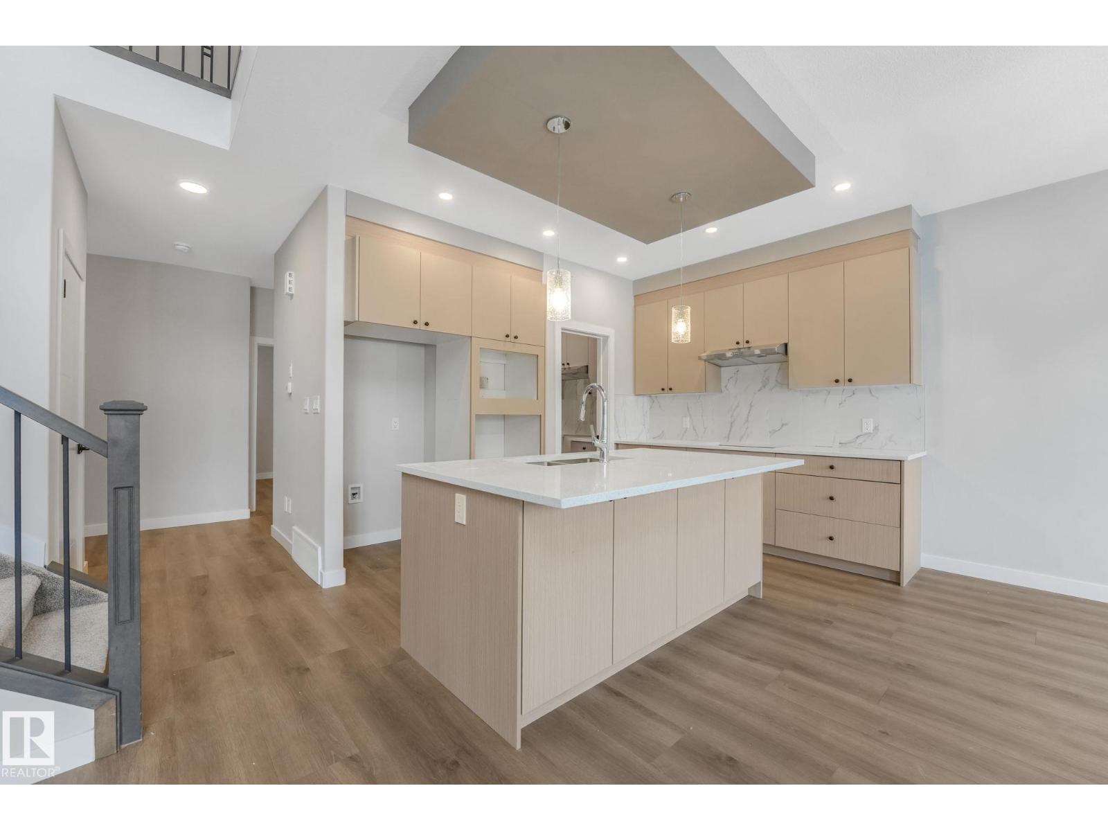 8 Dalquist Bay, Leduc