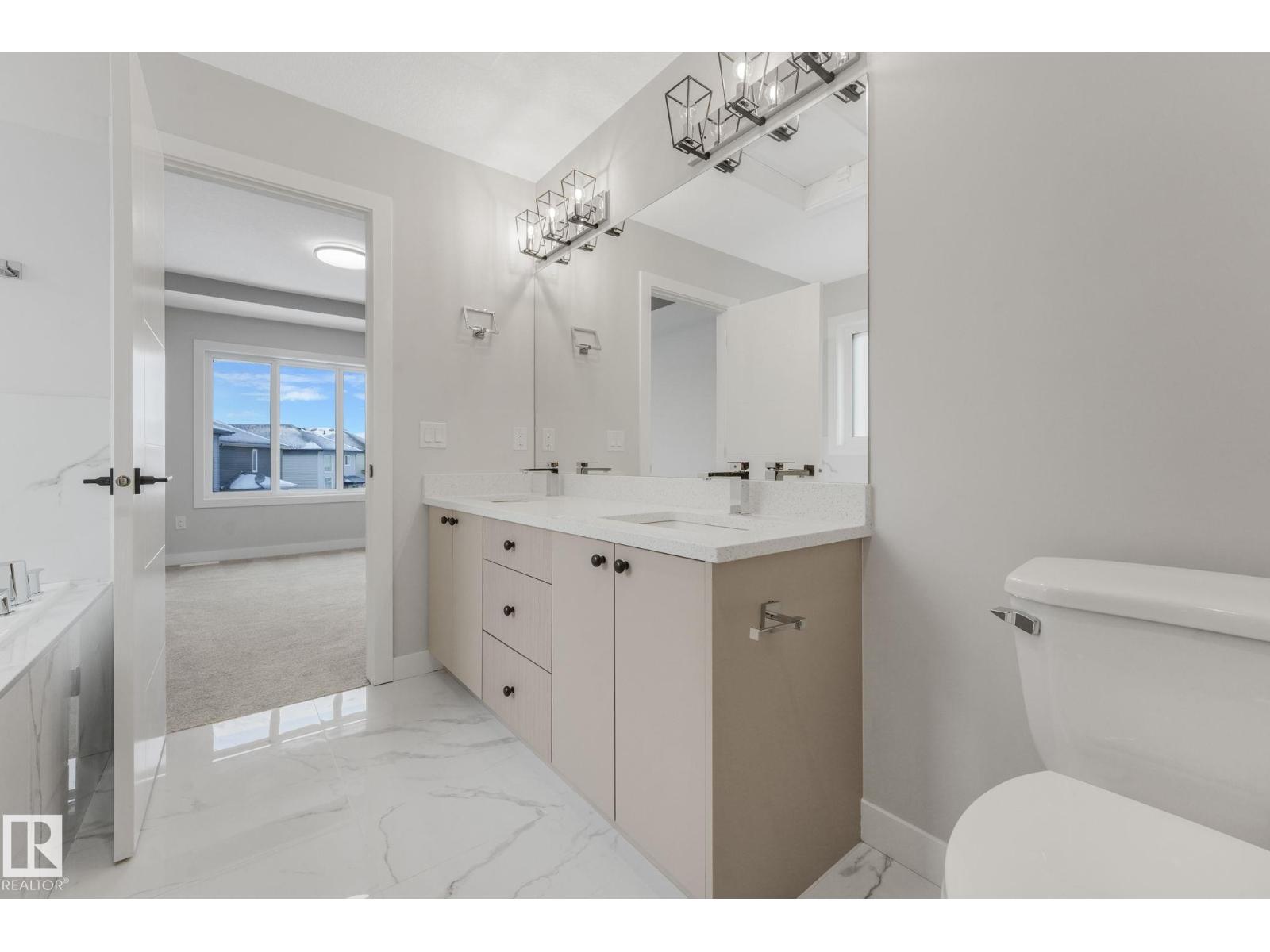 8 Dalquist Bay, Leduc