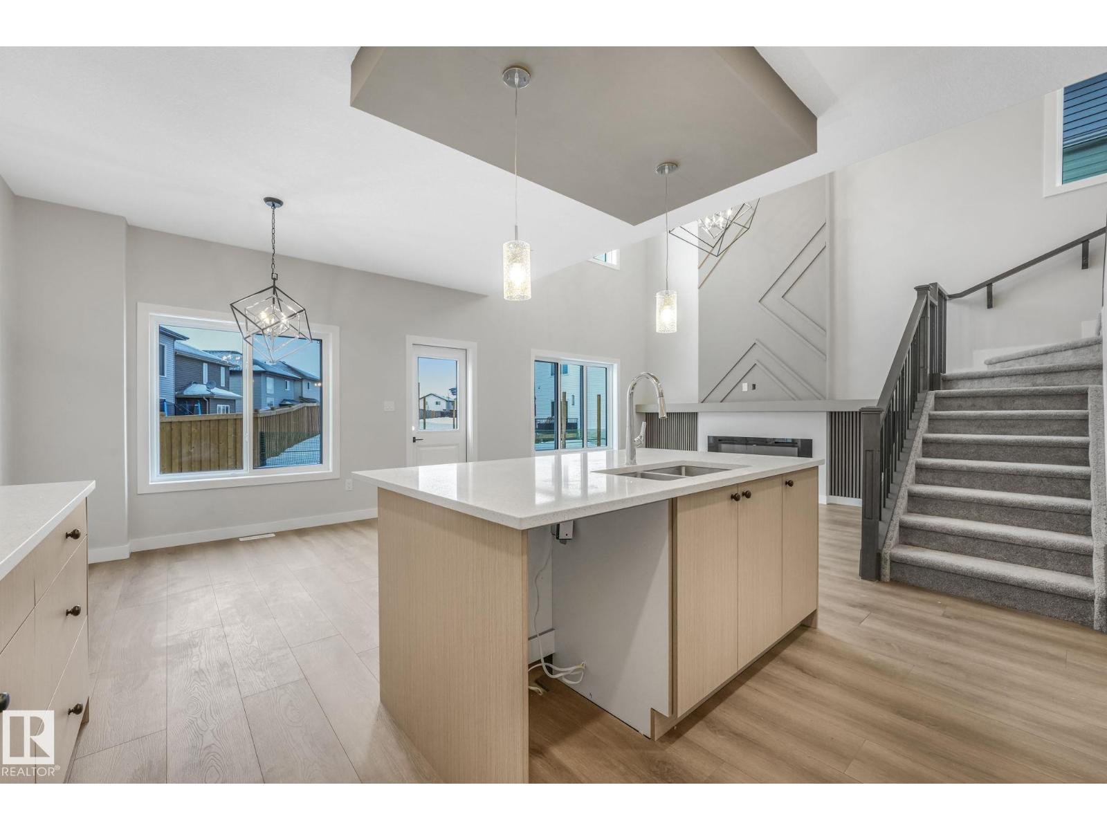 8 Dalquist Bay, Leduc