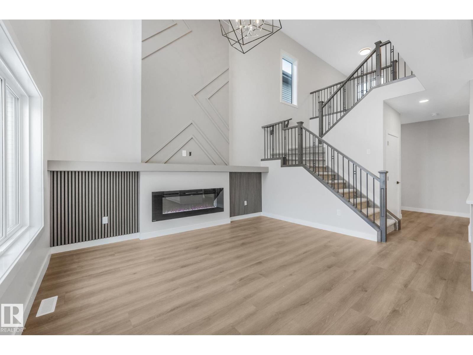 8 Dalquist Bay, Leduc