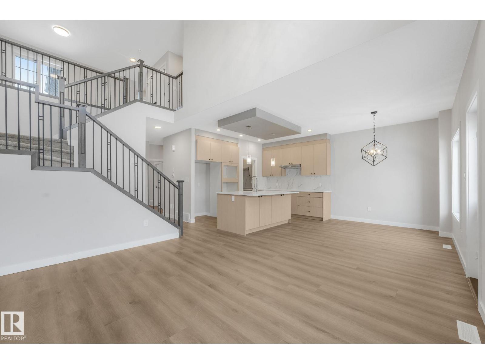 8 Dalquist Bay, Leduc