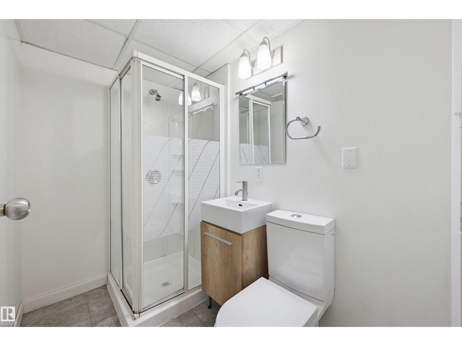 18 MOUNT ROYAL DR, St. Albert