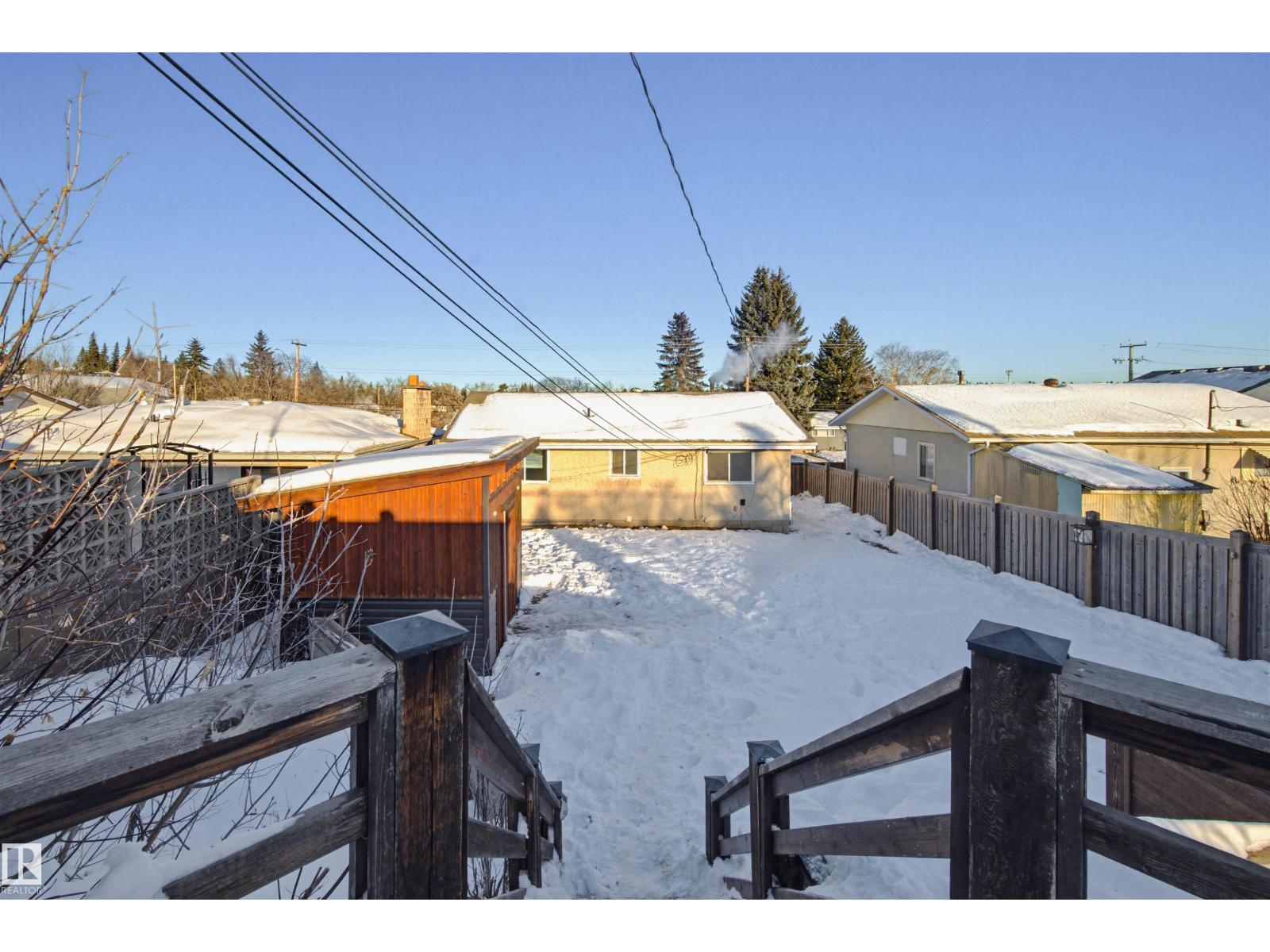 18 MOUNT ROYAL DR, St. Albert