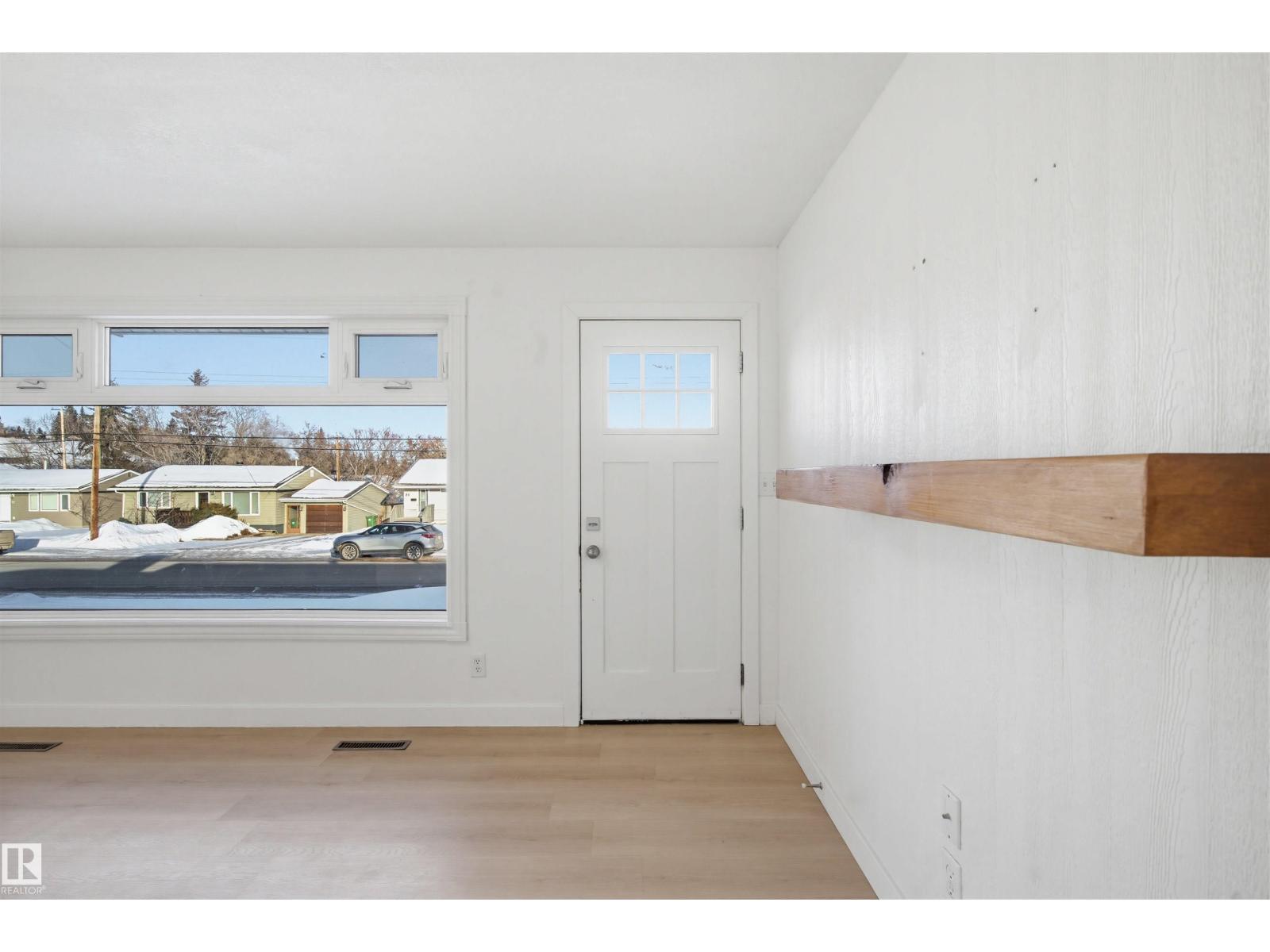 18 MOUNT ROYAL DR, St. Albert