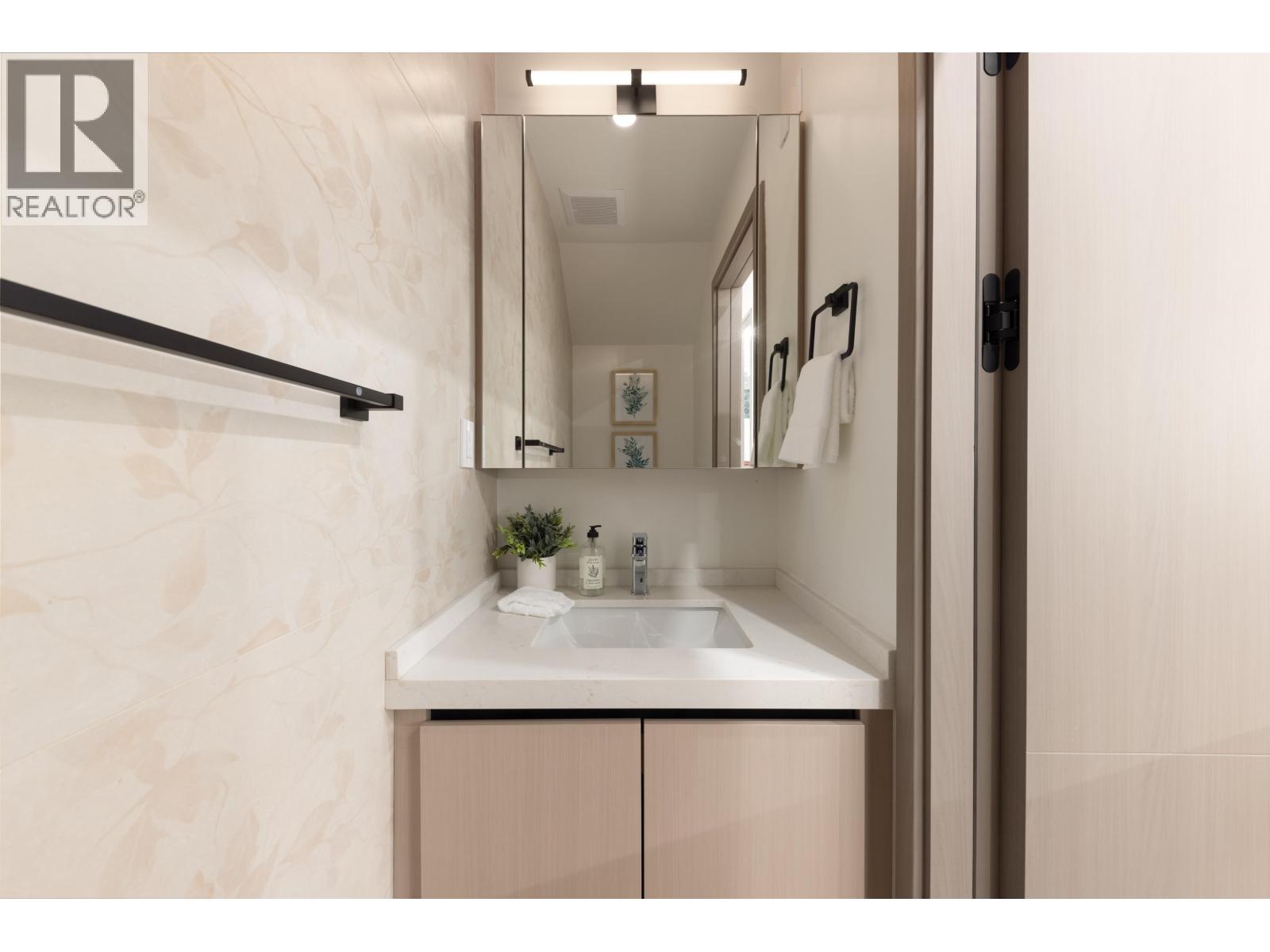 102 914 ROCHESTER AVENUE, Coquitlam