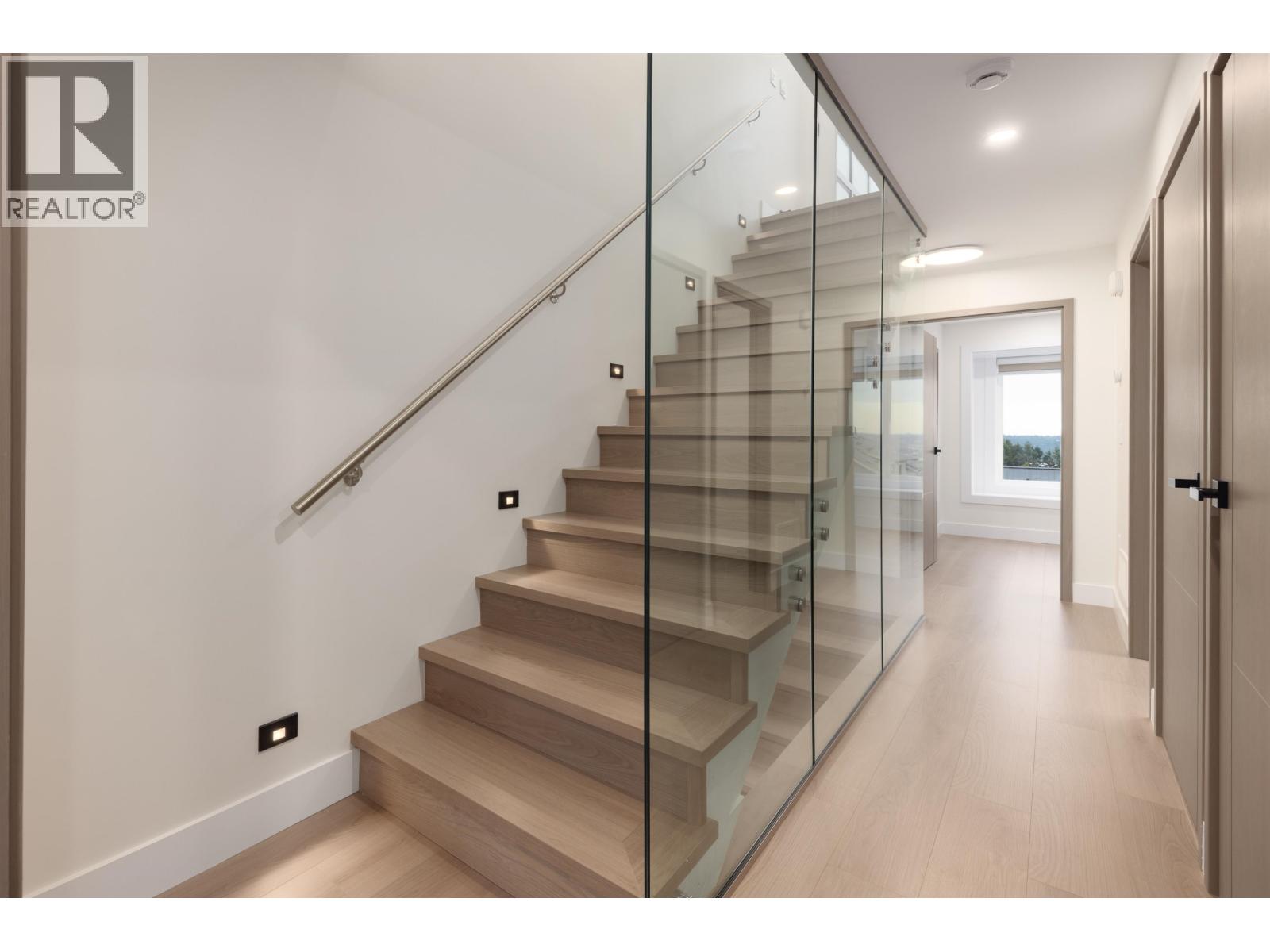 102 914 ROCHESTER AVENUE, Coquitlam