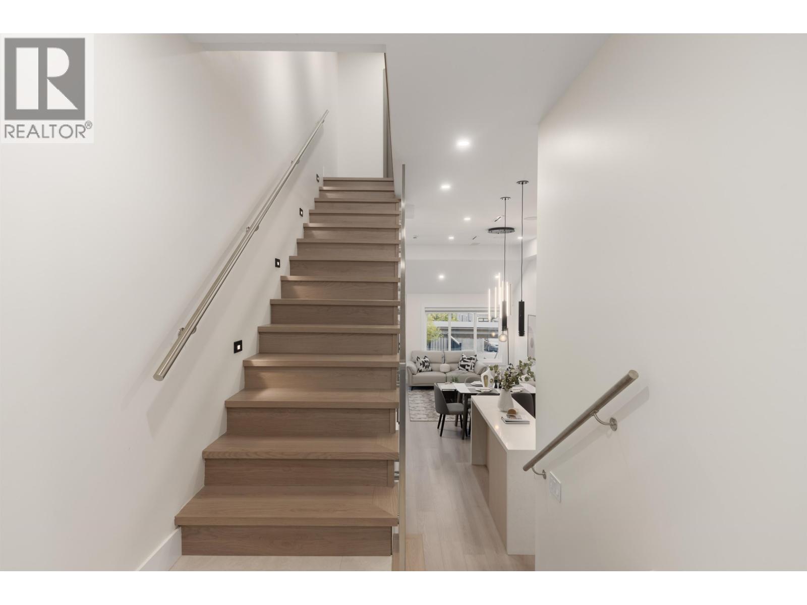 102 914 ROCHESTER AVENUE, Coquitlam