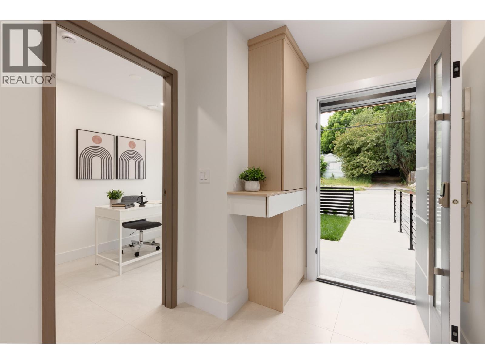 102 914 ROCHESTER AVENUE, Coquitlam