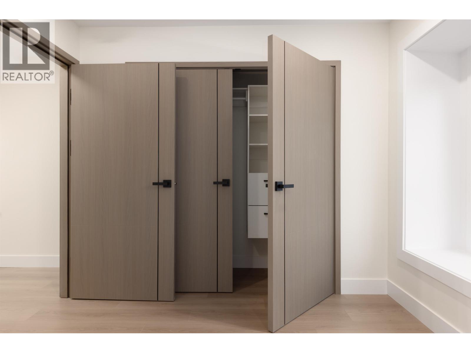 102 914 ROCHESTER AVENUE, Coquitlam