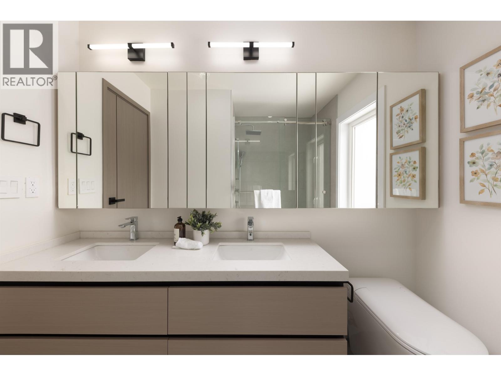 102 914 ROCHESTER AVENUE, Coquitlam