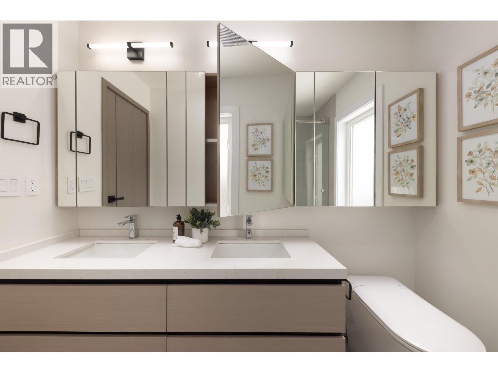 102 914 ROCHESTER AVENUE, Coquitlam