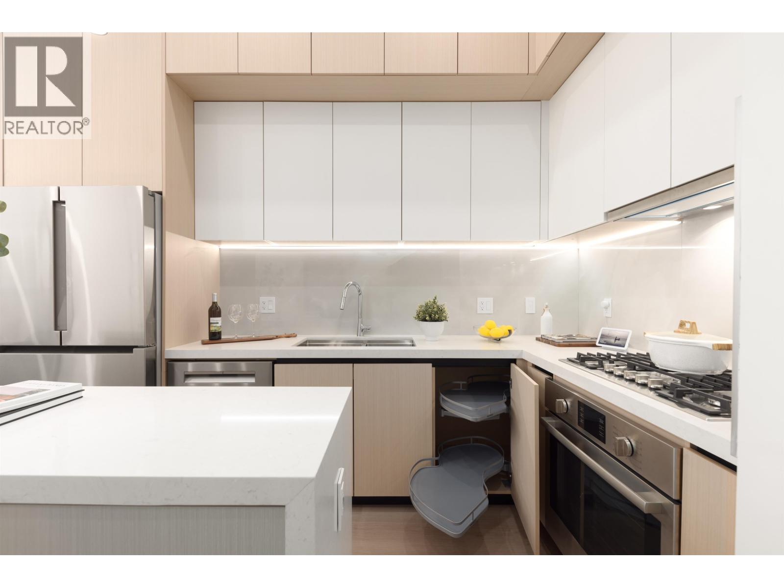 102 914 ROCHESTER AVENUE, Coquitlam