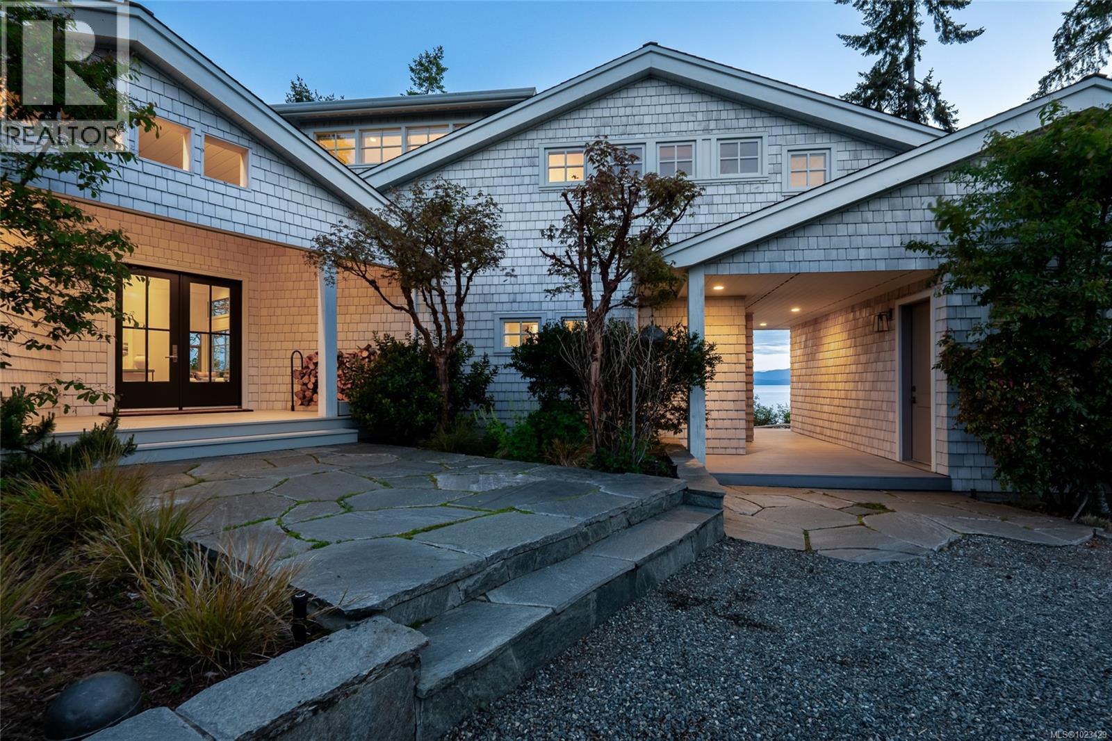 1341 Madrona Dr, Nanoose Bay