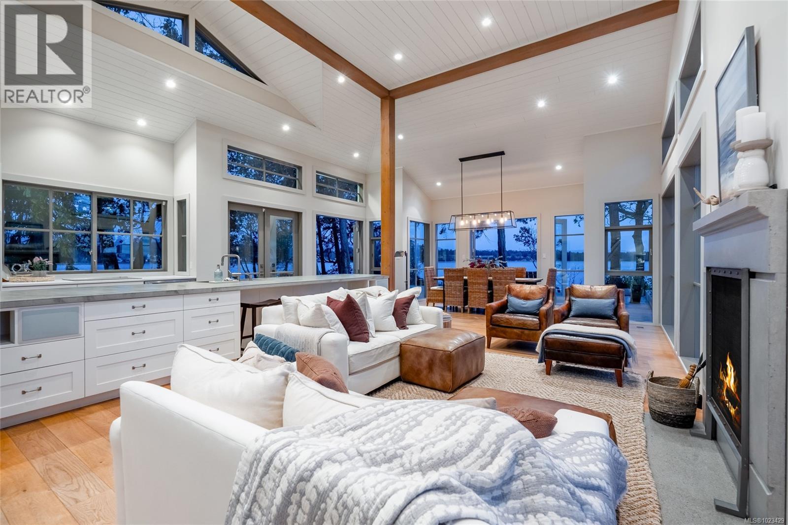 1341 Madrona Dr, Nanoose Bay