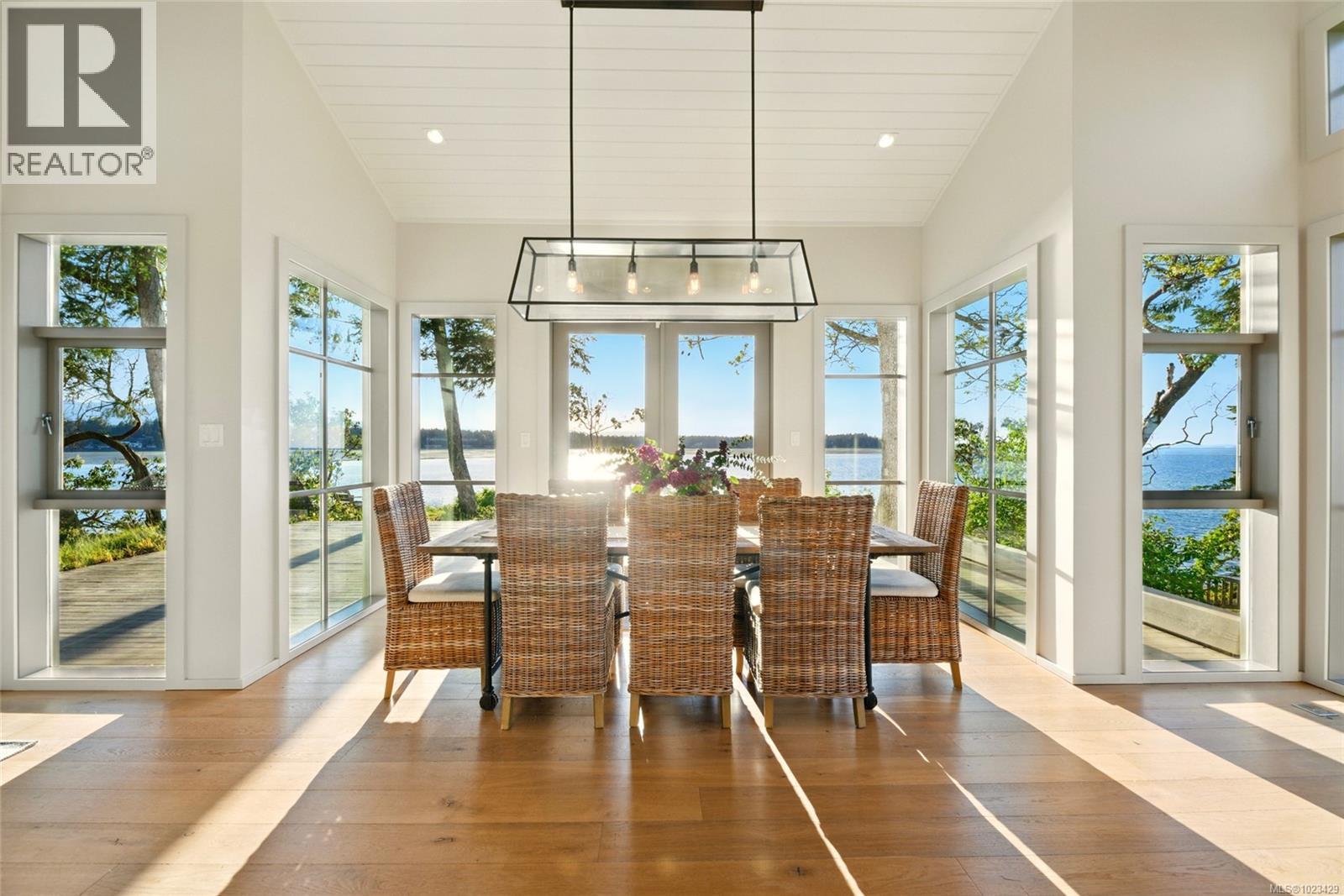 1341 Madrona Dr, Nanoose Bay