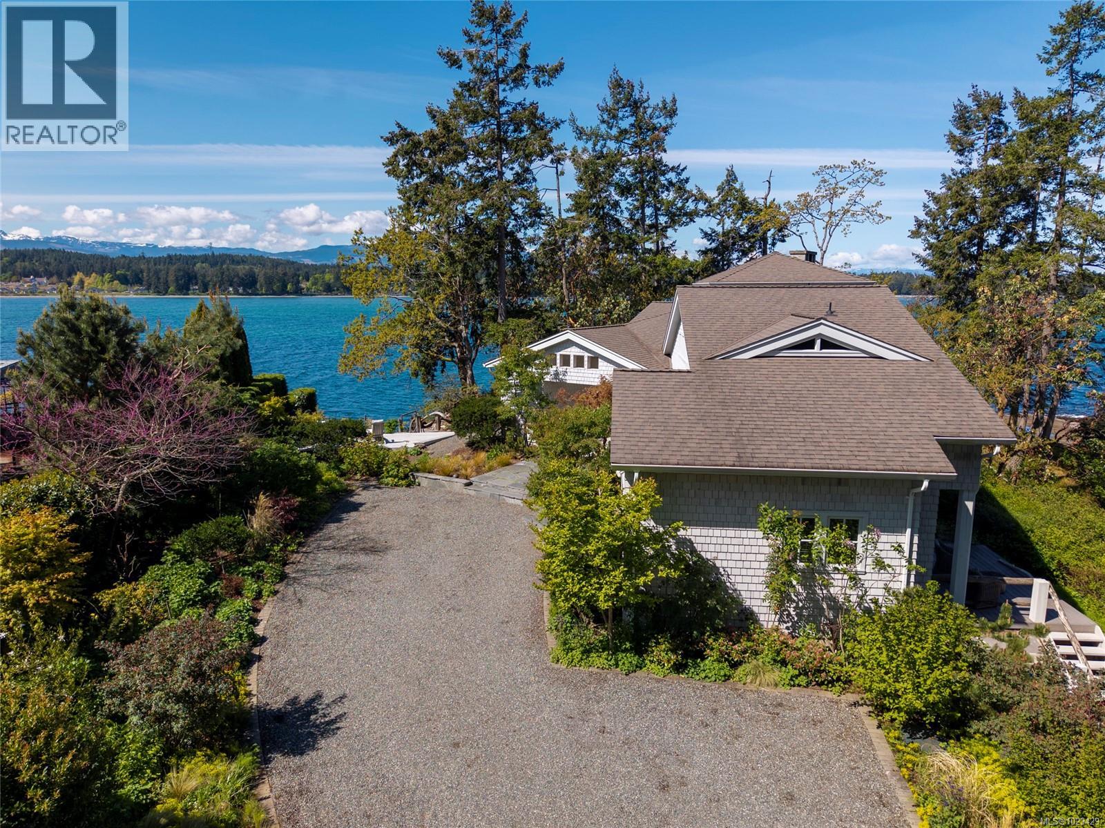 1341 Madrona Dr, Nanoose Bay