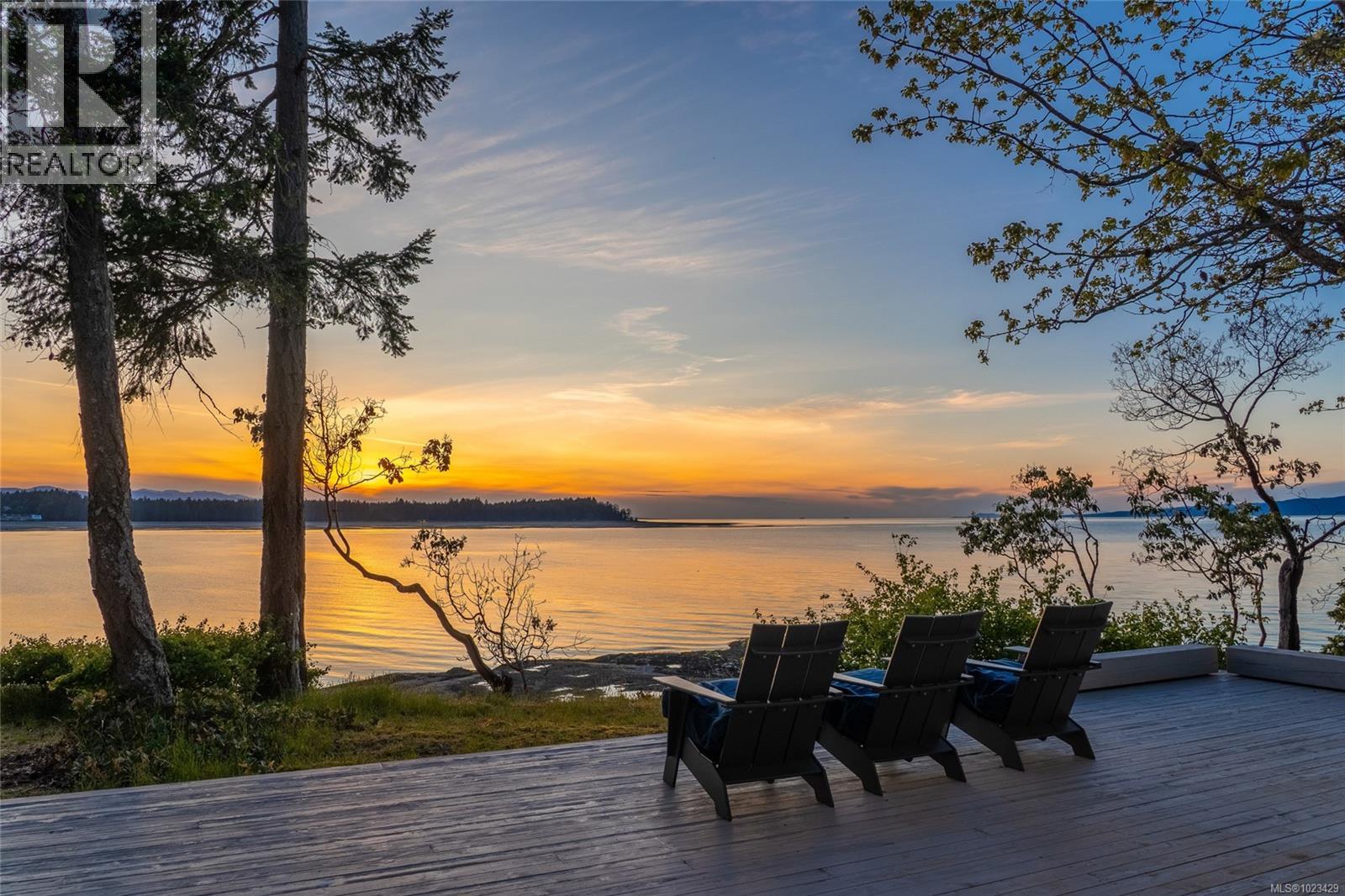 1341 Madrona Dr, Nanoose Bay