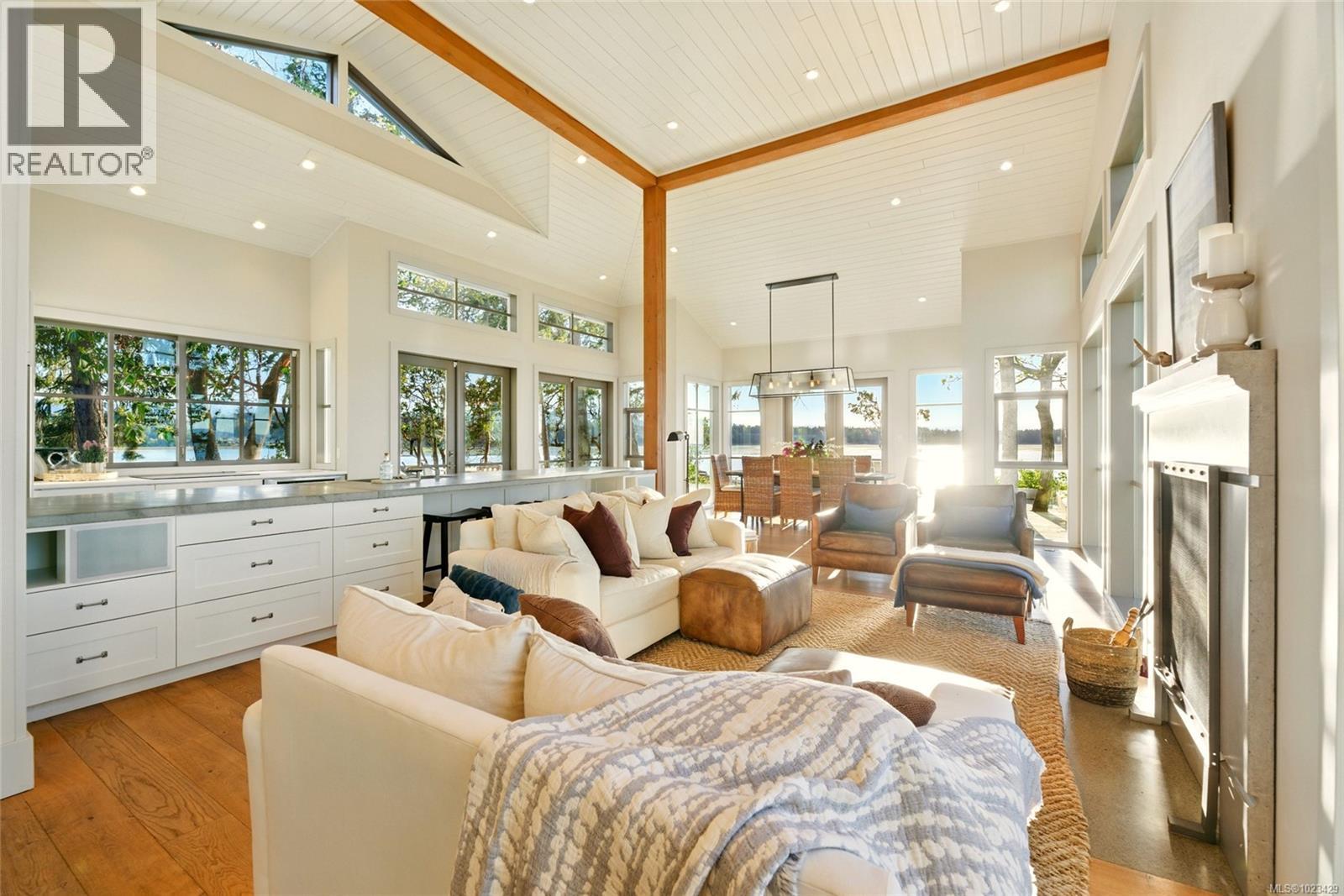 1341 Madrona Dr, Nanoose Bay